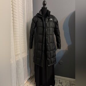 The North Face Long Down Puffer Coat – Women’s Size S (Regular)